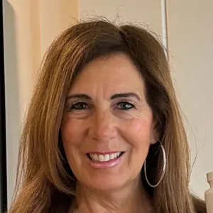 Woman holding Feilaira